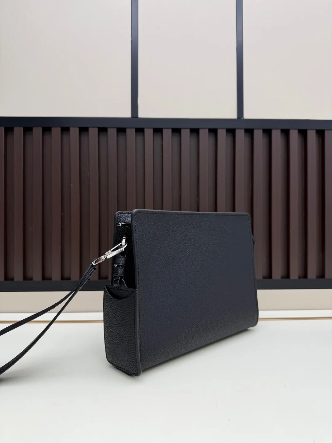 

Luxury Brand Business Clutch Classic Style 5505 Genuine Leather Suitable for Business Occasions High-end Luxury Gift Men's Bag