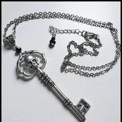 Goth Antique Silver Color Skeleton Key Necklace Creativity Pendant Charm Statement Punk Jewelry Fashion Women Halloween Gift