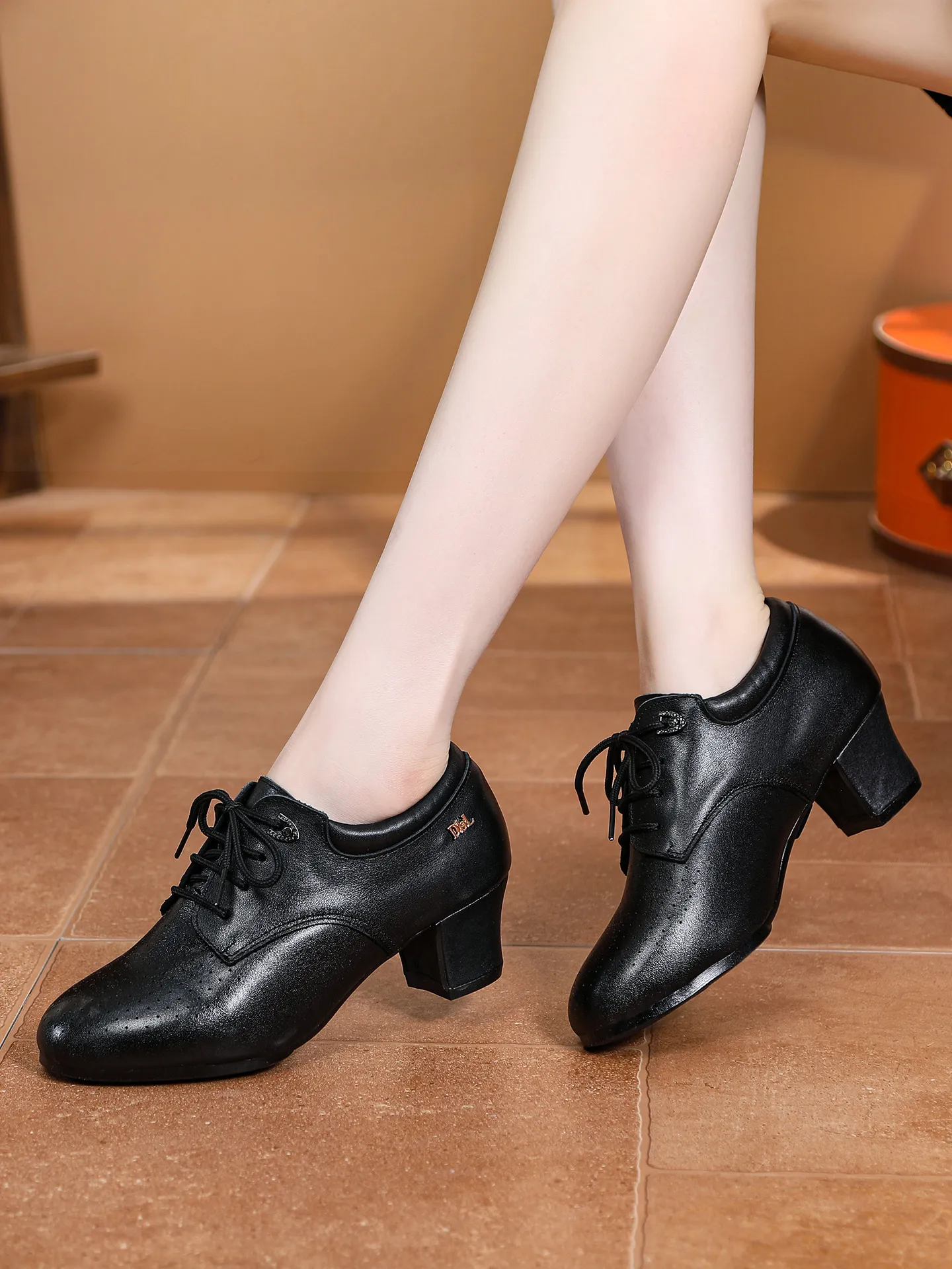 chaussures-de-danse-moderne-pour-femmes-respirantes-perforees-en-cuir-de-vache-chaussures-de-danse-sociale-marque-haut-de-gamme-dao-ro-chaussures-de-danse-moderne