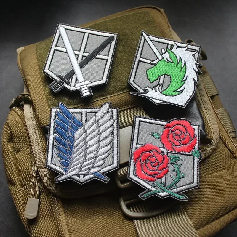 attack-on-titan-embroidery-patches-wings-of-liberty-patch-tatico-emblema-de-gancho-e-loop-militar-para-tecido-emblema-de-mochila-anime-4pcs