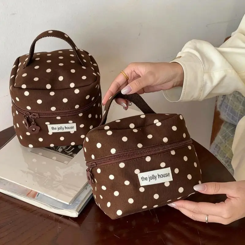 Koreanischer Retro-Stil, Aufbewahrungstasche mit Punktmuster, tragbar, für den Außenbereich geeignet, vielseitige Damen-Handtasche mit großem Fassungsvermögen, ideal als Kosmetiktasche. – Detail 1
