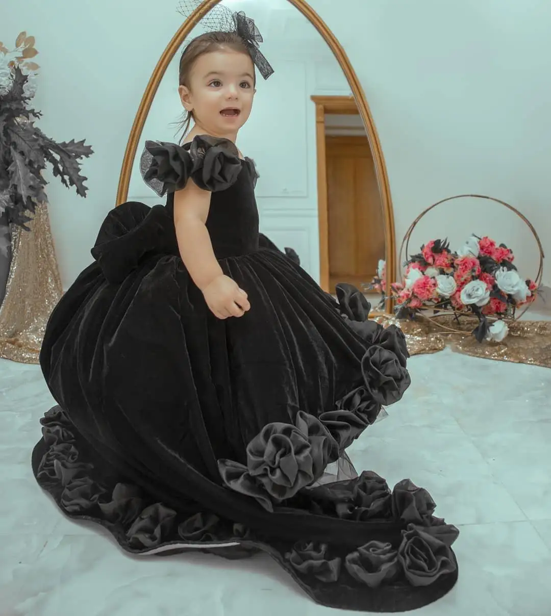 

Black Applique Flower Girl Dress for Wedding with Train Formal Party Sleeveless Child Pageant Princess Kids First Communion Gown