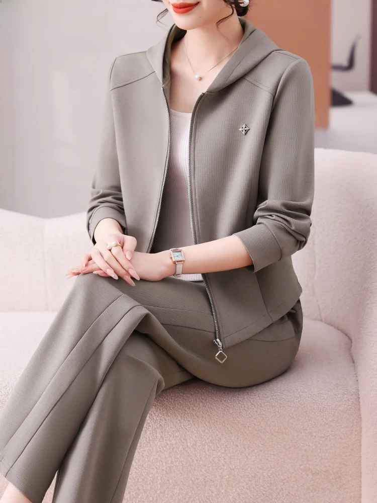 

Casual Hooded Jaet Set for Young Mothers Spring Faion Sportswear Women's Two-Piece Suit Loose Fit Long Pants Zipper Closure