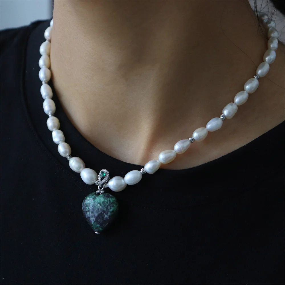 Medieval Style Handmade Baroque Freshwater Pearl Love Natural Stone Pendant Short Necklace Pearl Clavicle Chain Statement Chain