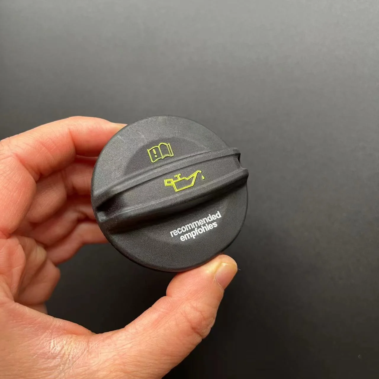 Car Engine Oil Cap For VW Passat B8 Golf 7 MK7 Touran L A4 Q5 A3 1.8TSI 2.0TSI 06G 103 485 06G103485 EA888 Third Generation
