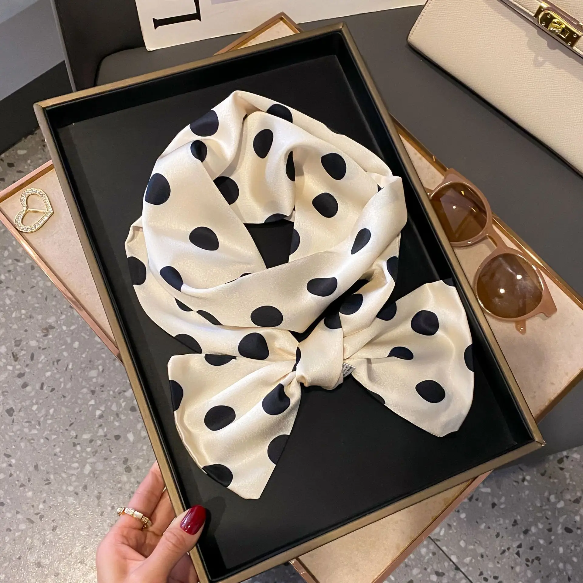 Luxus Hahnentritt Druck Nachahmung Seide Schal Stirnband Halstuch Foulard Weibliche Haar Schals Krawatte Dünne Schals Weiche Satin – Detail 24