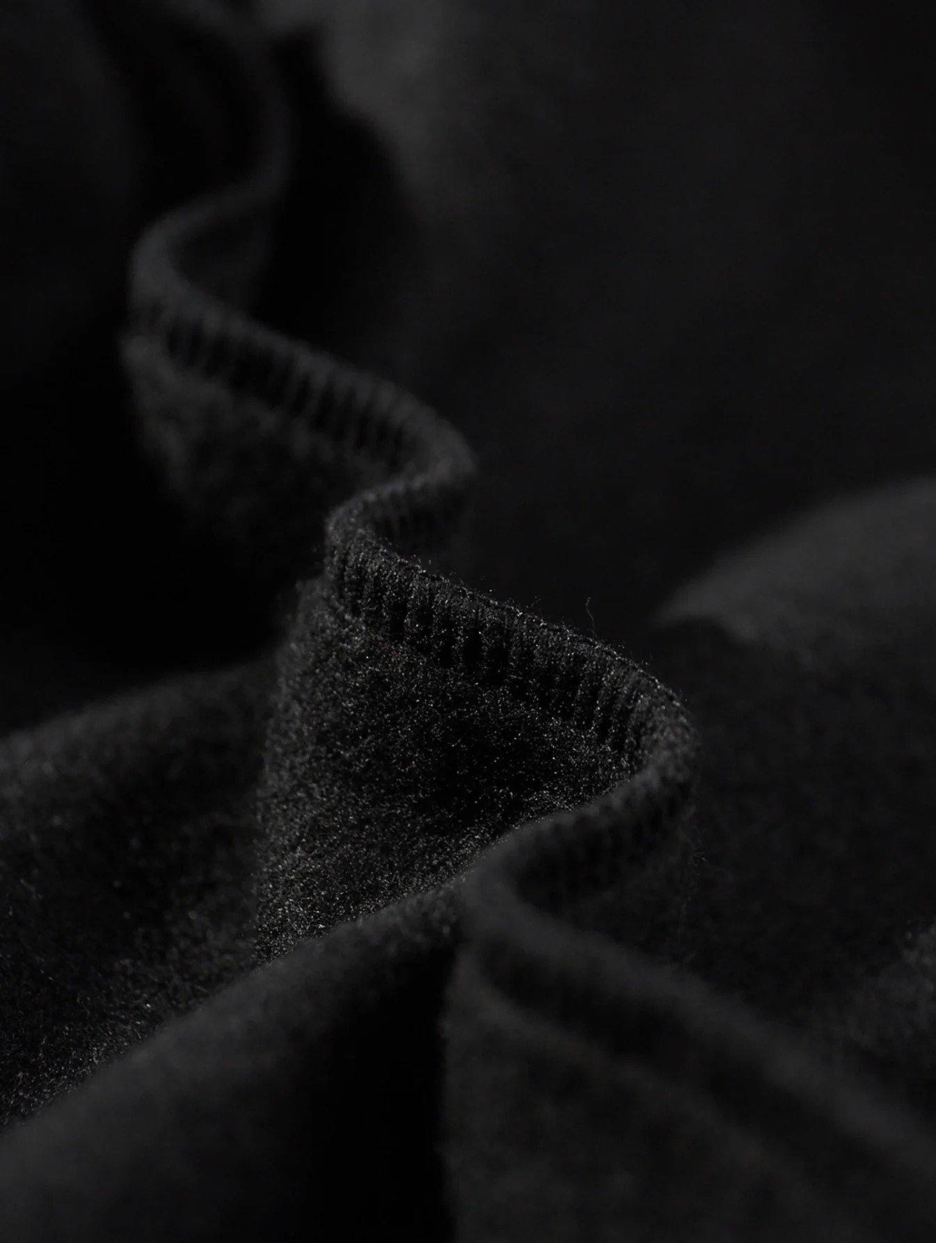 سويت شيرت بقلنسوة للزوجين من أزياء ديزني مع مطبوعات كرتونية كوكو على كلا الجانبين. هوديي عالي الجودة ومريح وغير رسمي.