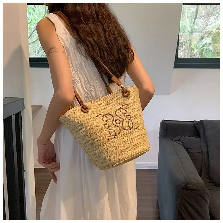 Popular Bag Women\'s handbag High Capacity 2023 New Shoulder Grass Woven Bag Texture Summer Versatile Fashion beach Bucket Bag