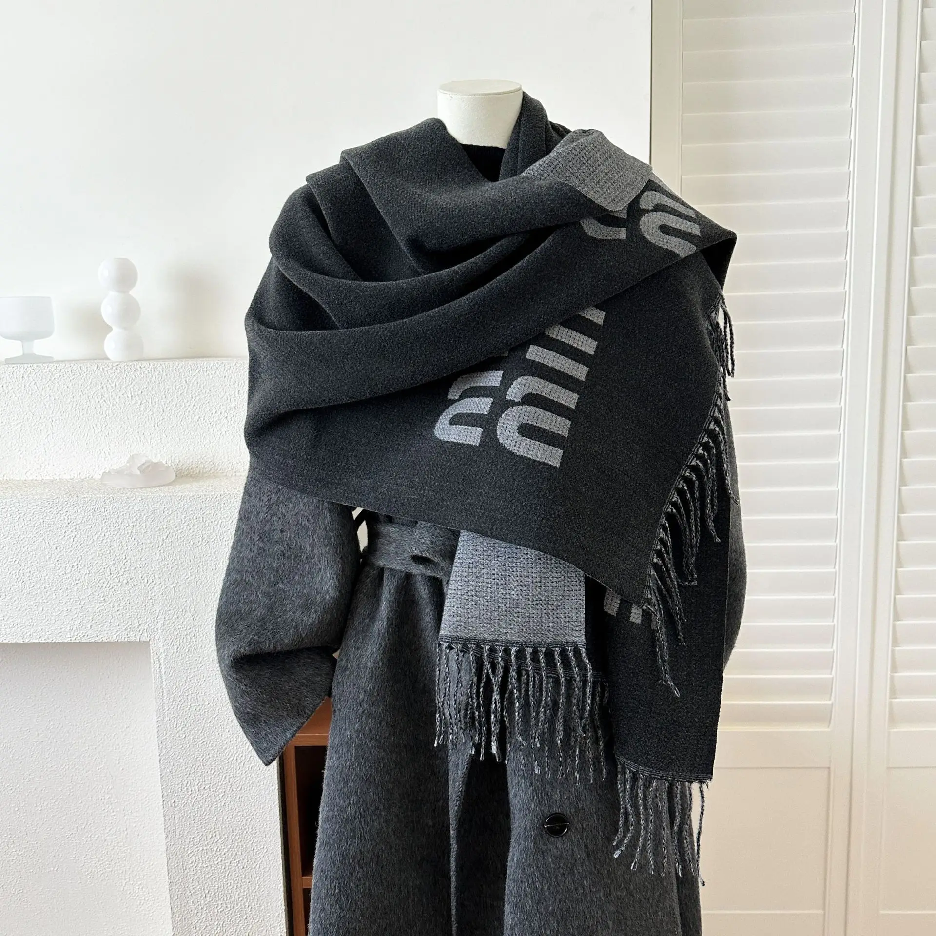 

Новинка 2026, женский зимний теплый шарф, имитация кашемира с буквами, двусторонние утолщенные шарфы-шали с кондиционером