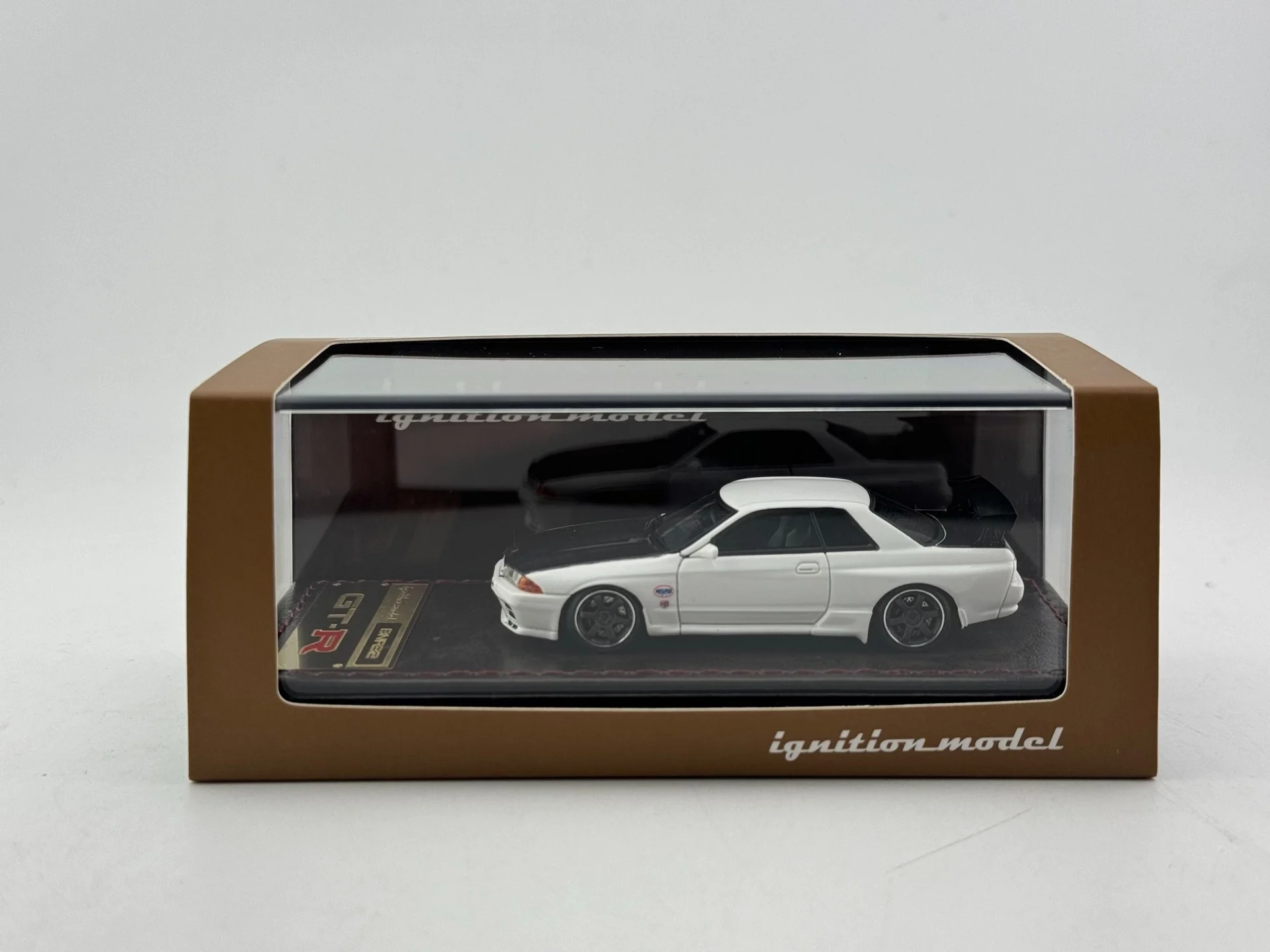 

IG 1/64 Scale GTR R32 White Carbon Cap Resin Car Model