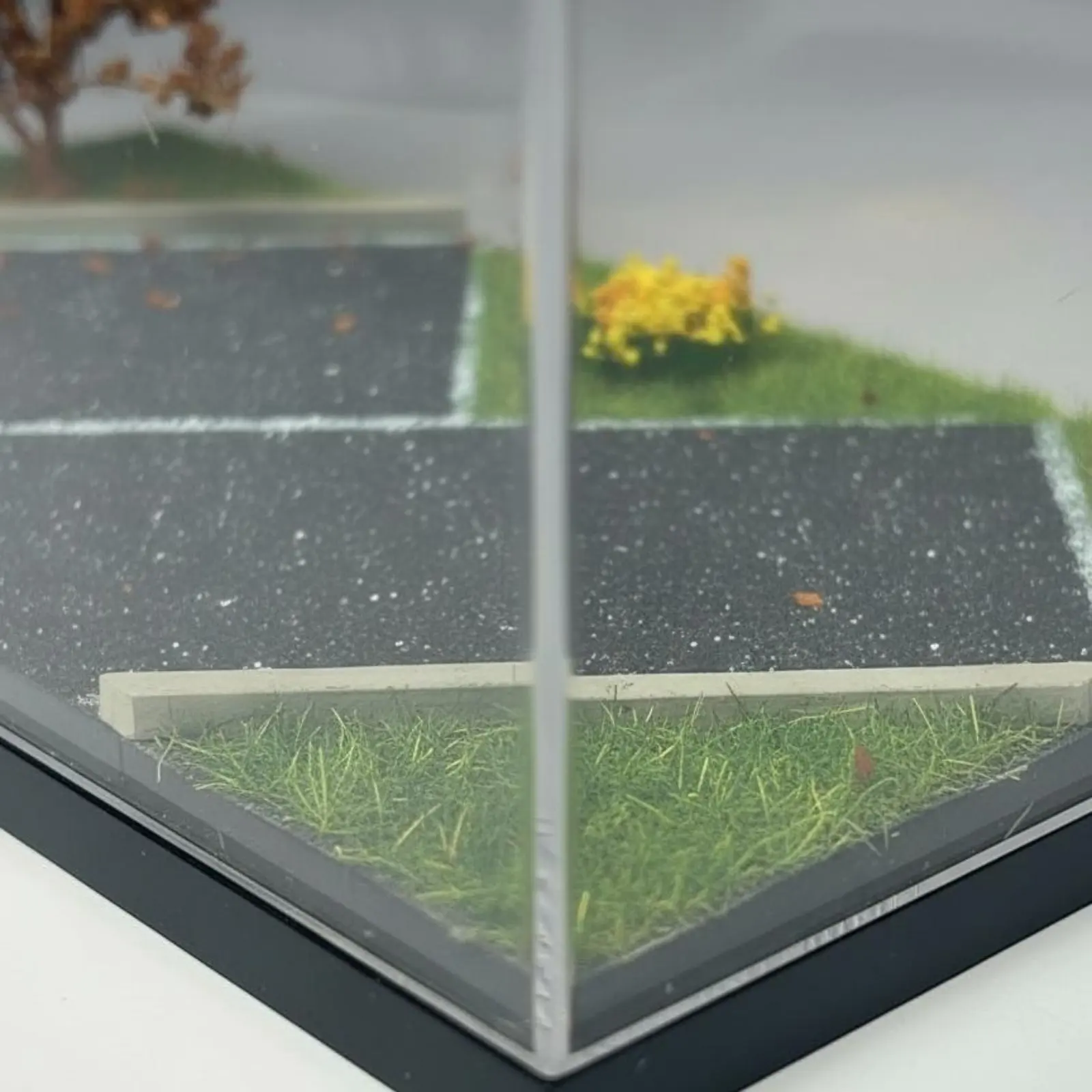 

1:64 Scale Car Display Enclosure Stackable Design Model Car Garage Display Scene Parking Lot Scene Display Box for Hobbyists