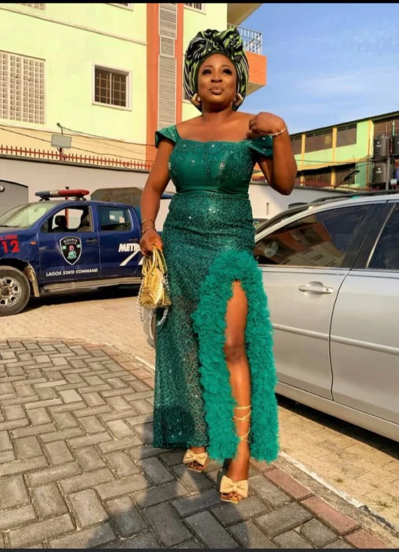 

Customized 2026 New Elegant and Sparkling Mermaid Lace Ball Dress Sexy Square Collar Split Second Reception Party Evening Dress