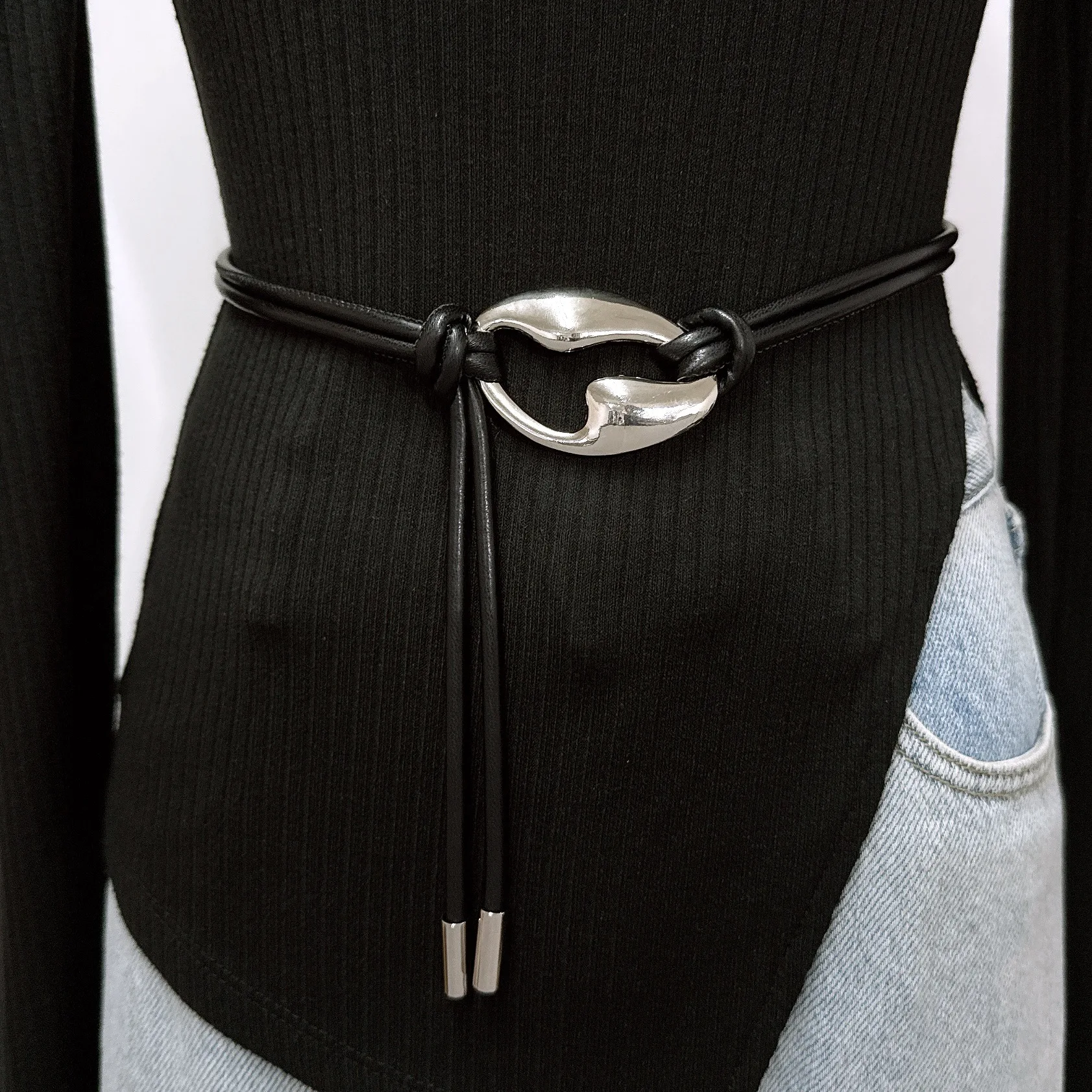 Nuevo cinturón anudado con hebilla de Metal dorado para mujer, cinturones largos de cuero Pu para mujer, vestido, abrigo, faja con correas decorativas