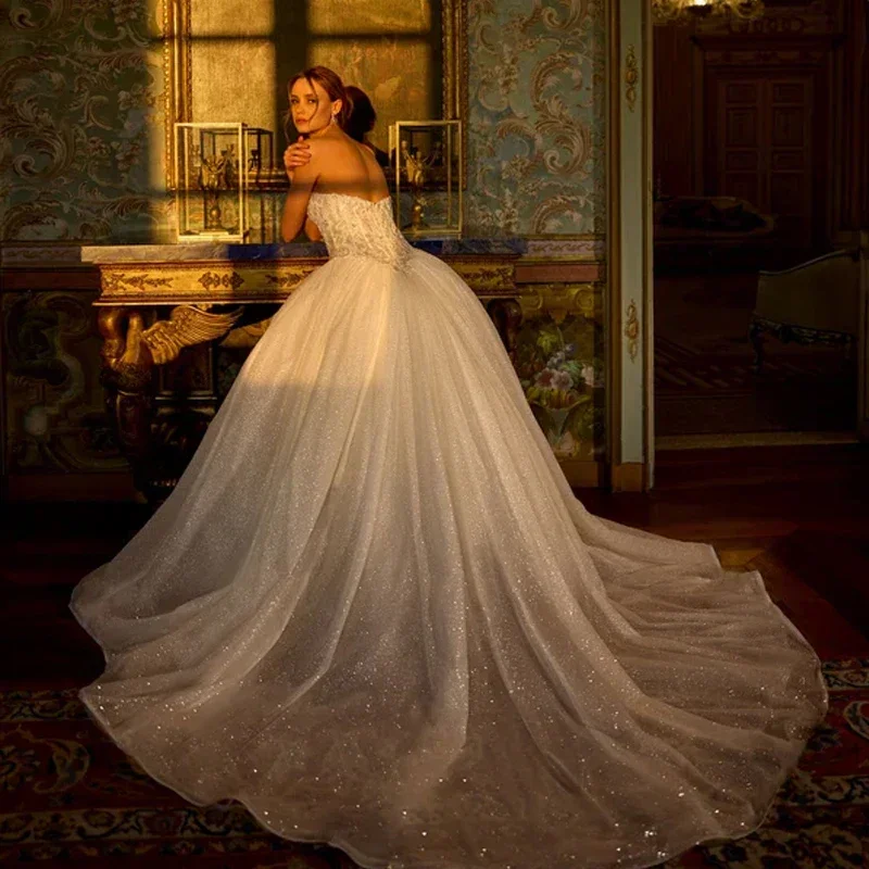 Luxuriöses, glänzendes, weißes A-Linien-Hochzeitskleid mit Spitze und Perlen für Damen, sexy, tiefer V-Ausschnitt, rückenfrei, Ball-Party-Brautkleid, individuell gestaltet