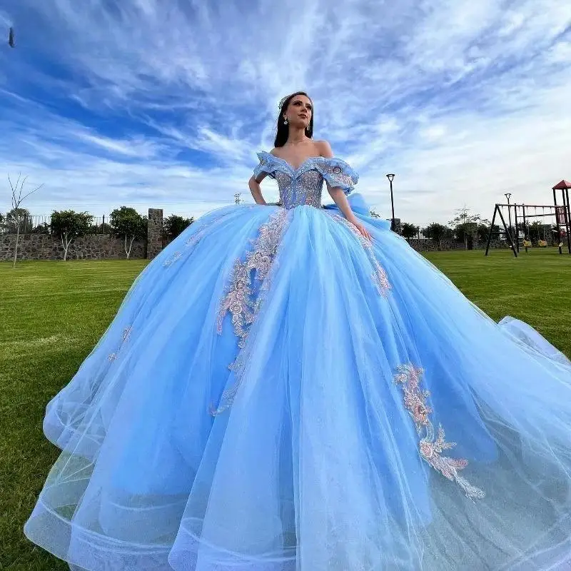 

Shiny Blue Quinceanera Dress Ball Gown Silver Lace Applique Beading Crystals Organza Sweet 16 Vestido De 15 Anos