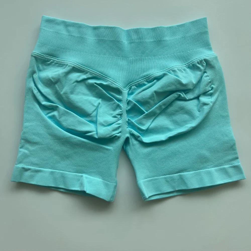 Pericic Gym-Shorts mit niedrigem Rippenbund, Yoga-Shorts, nahtlose Scrunch-Bum-Workout-Shorts, Booty-Stretch-Laufshorts, Fitnesskleidung – Detail 12
