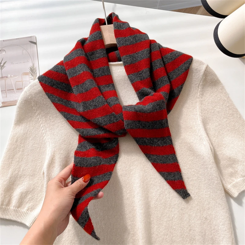 Bufanda de punto para mujer, 100% de lana, bufandas cálidas para invierno, diseño de rayas brillantes, chal grueso, cuello de Pashmina triangular suave, novedad de 2025