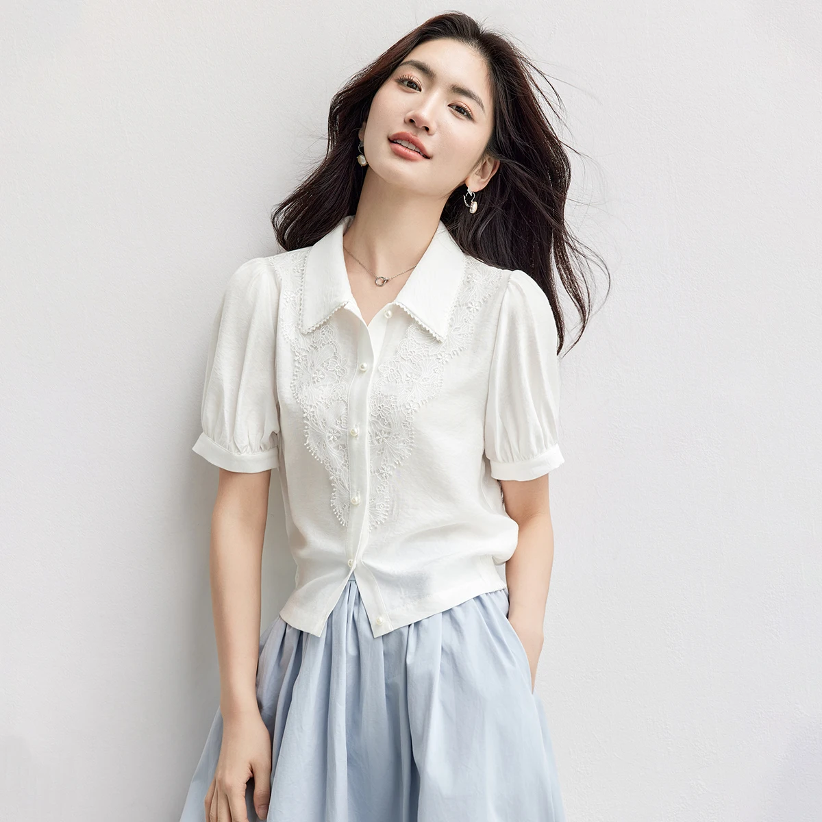 

SENTUBILA Women's Cropped Shirt 2026 Summer Elegant Fashion Puff Short Sleeve White Blouse Office Lace Top for Woman 152CB1613