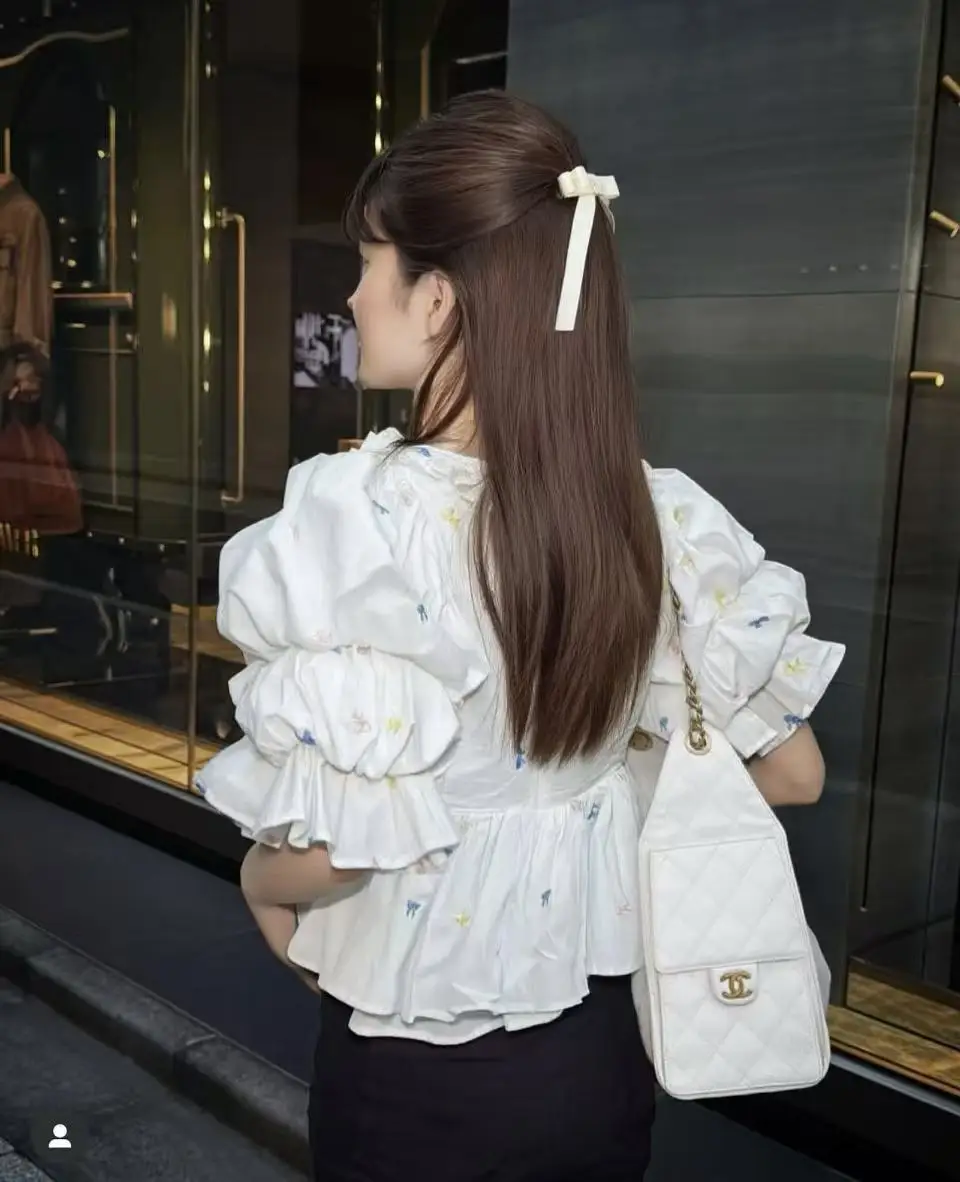 

Slim Fit Embroidered Bubble Sleeve Shirt Square Collar One Shoulder Waist Cinching Sweet And Spicy Girl Commute Style Shirt
