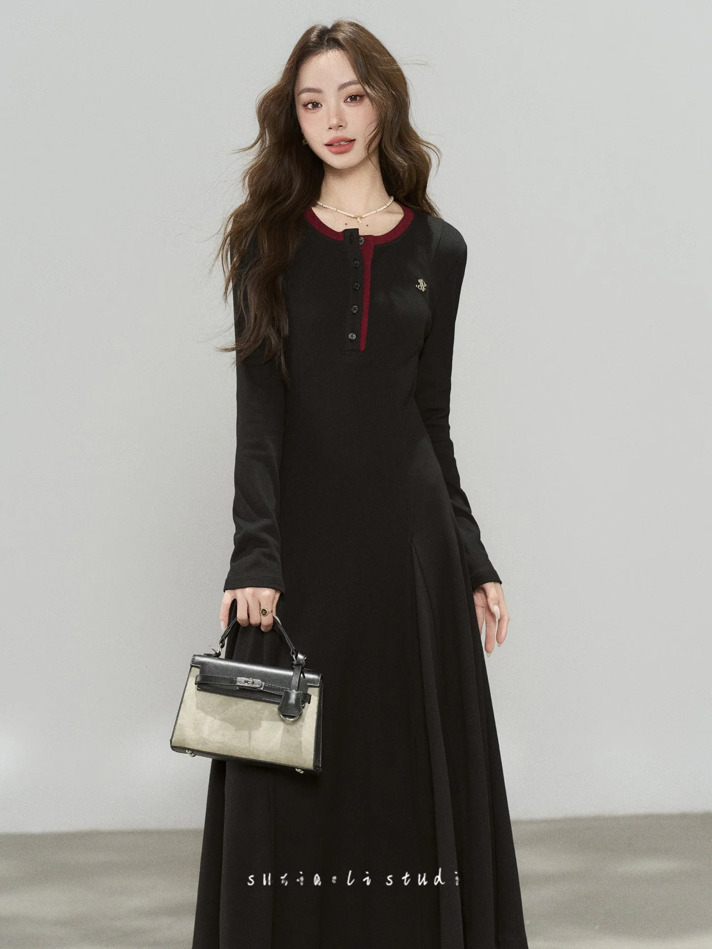 

Su Xiaolei Autumn Winter New Sle Hepburn Bla round Ne Knitted Dr High End Feeling Women's Inner Long Dr French Sle