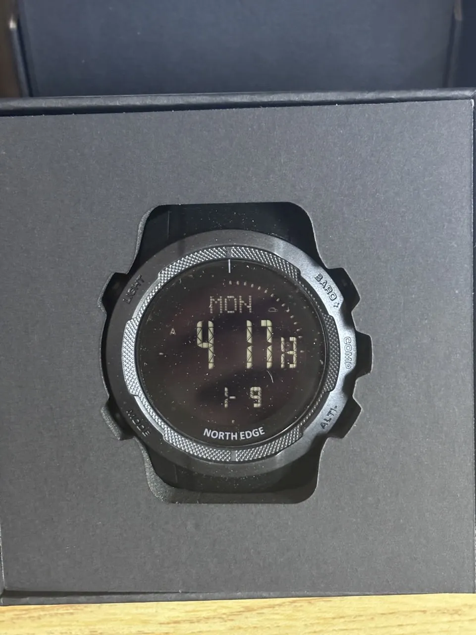 

Мужские цифровые часы Hot NORTH EDGE VERTICO для активного отдыха, бега, плавания, спортивные часы с альтиметром, барометром, компасом, водонепроницаемость 50 м.