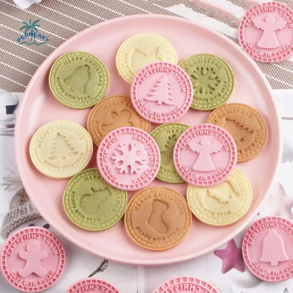 9Pcs 3D Christmas Cookie Cutters Plastic Santa Snowman Bell Elk Pattern Biscuit Mold Pink Cookie Stamp New Year Party