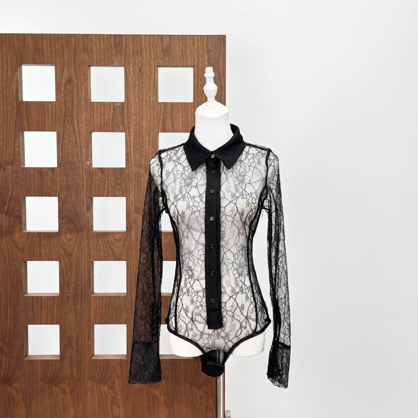 

Коллекция Ele Lace: ультратонкие шорты с высокой талией и вырезами, уличный стиль, весенняя коллекция