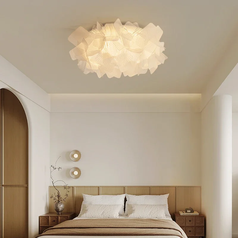 2026 Bedroom Lamp LED Flower Ceiling Light Nordic Room Light Luxury Petal Bedroom Chandelier Ins Net Red Lamp Feather Ceiling Li
