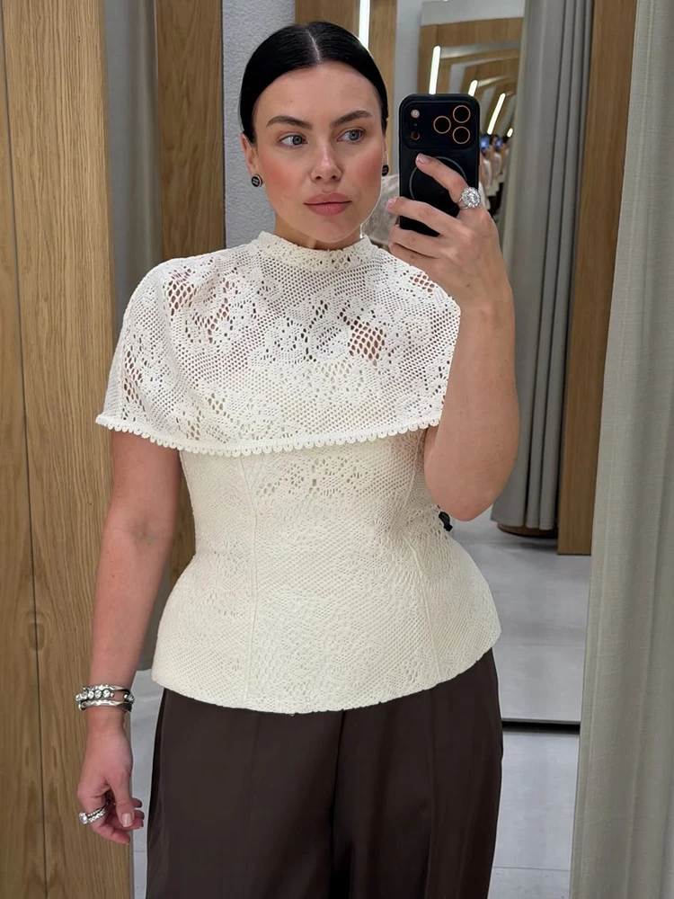 Damen-Oberteile mit O-Ausschnitt, Spitze, Aushöhlungen, Cape-Design, Taillenbetonung, Rüschen, Charmantes Rundhals-Top, Einfarbig, Figurbetont, Partykleidung, Neu – Detail 5