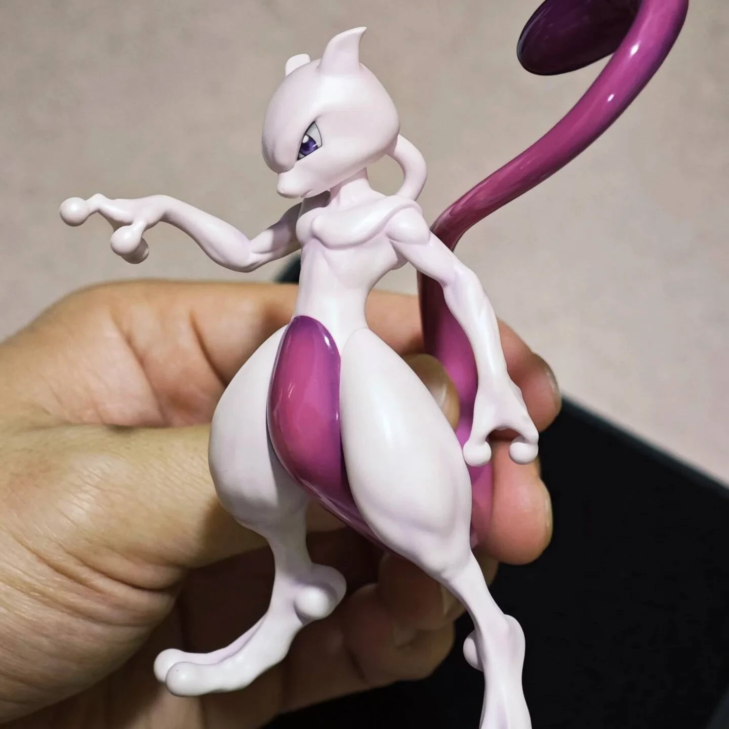 Nuovo 10 cm Mewtwo Figura Pokemon Anime Modello circostante Figura Collezione carina Decorazione ornamento da tavolo Miglior regalo per i bambini
