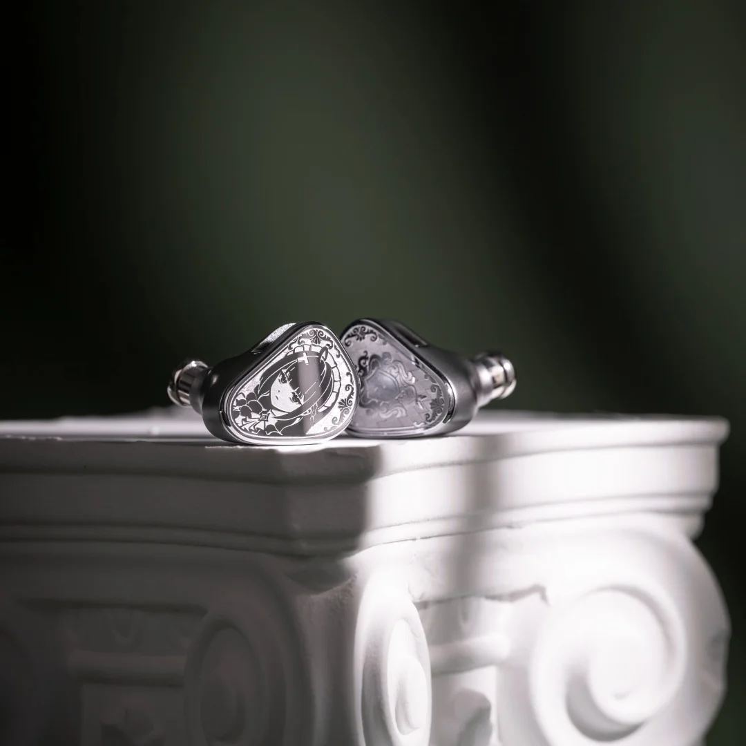 ​ TANCHJIM Origin Lost Manor 限定版フラッグシップHi-Fiインイヤーモニター、精巧なレーザー彫刻による限定版デザイン