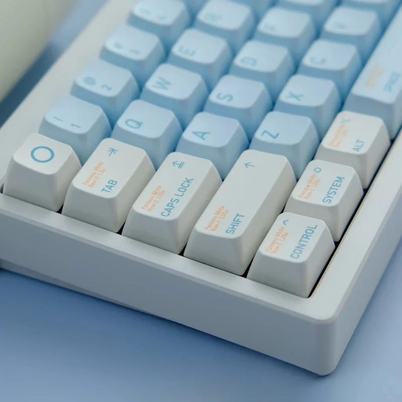 Light Sky Dream Keycap PBT Sublimation, semblable à MDA très adaptable à 104/68/87/980 et autres claviers mécaniques