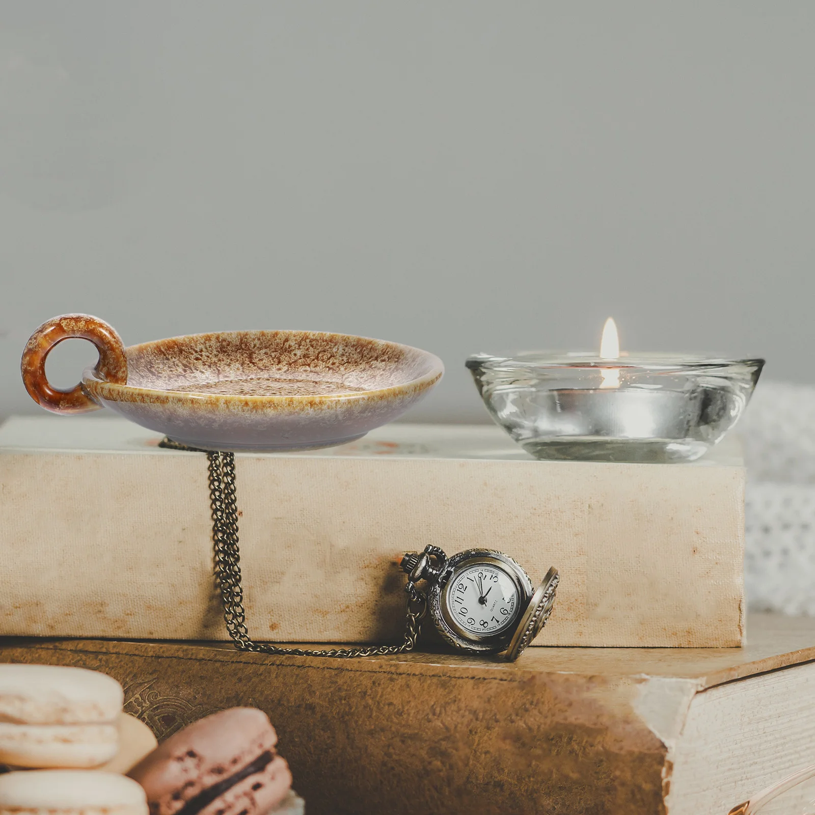 

2Pcs Ceramic Holder Plate Retro Pillar Display Stand Desktop Decorative Tray for Home Party Home Decor