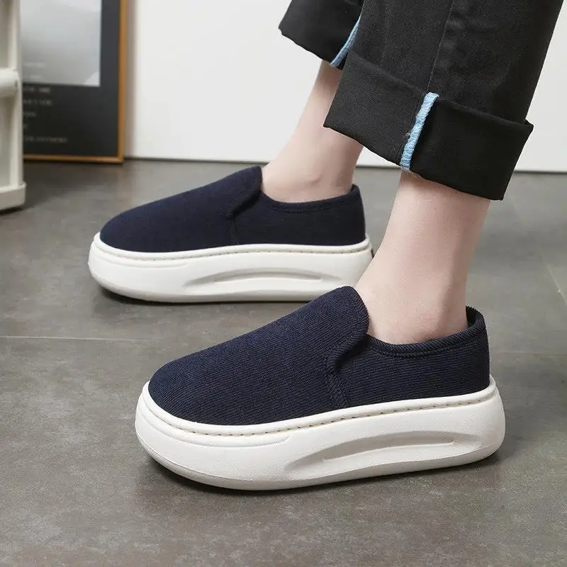 

Men's Thick Bottom Anti-Slip Slip-On Canvas Shoes Old Beijing Single Shoes Lazy Bean Shoes Student Canvas Shoes Platform Fashion
