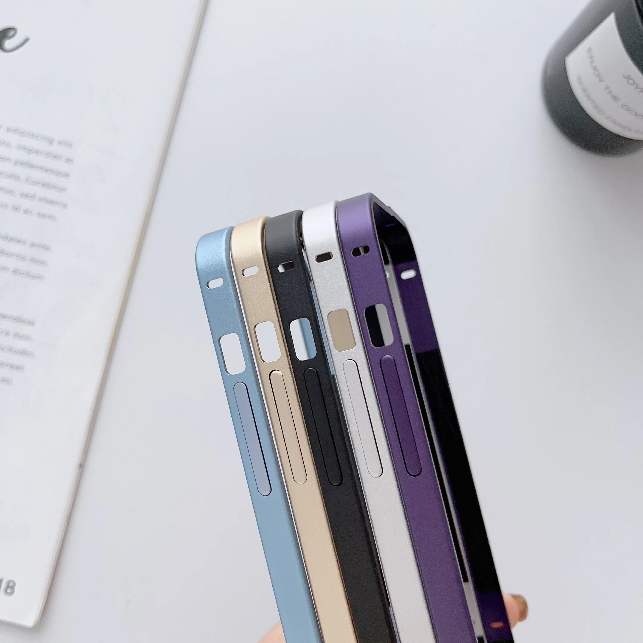 Ultra Thin Aluminum Frame Metal Bumper Hard Case for IPhone 14 15 Pro Max 12 Mini 13 12Pro IPhone13 IPones Protector Armor Cover