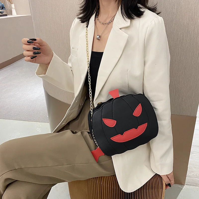 

PU leather prank pumpkin bat crossbody bag, fun and personalized three-dimensional cartoon single-shoulder bag for girls