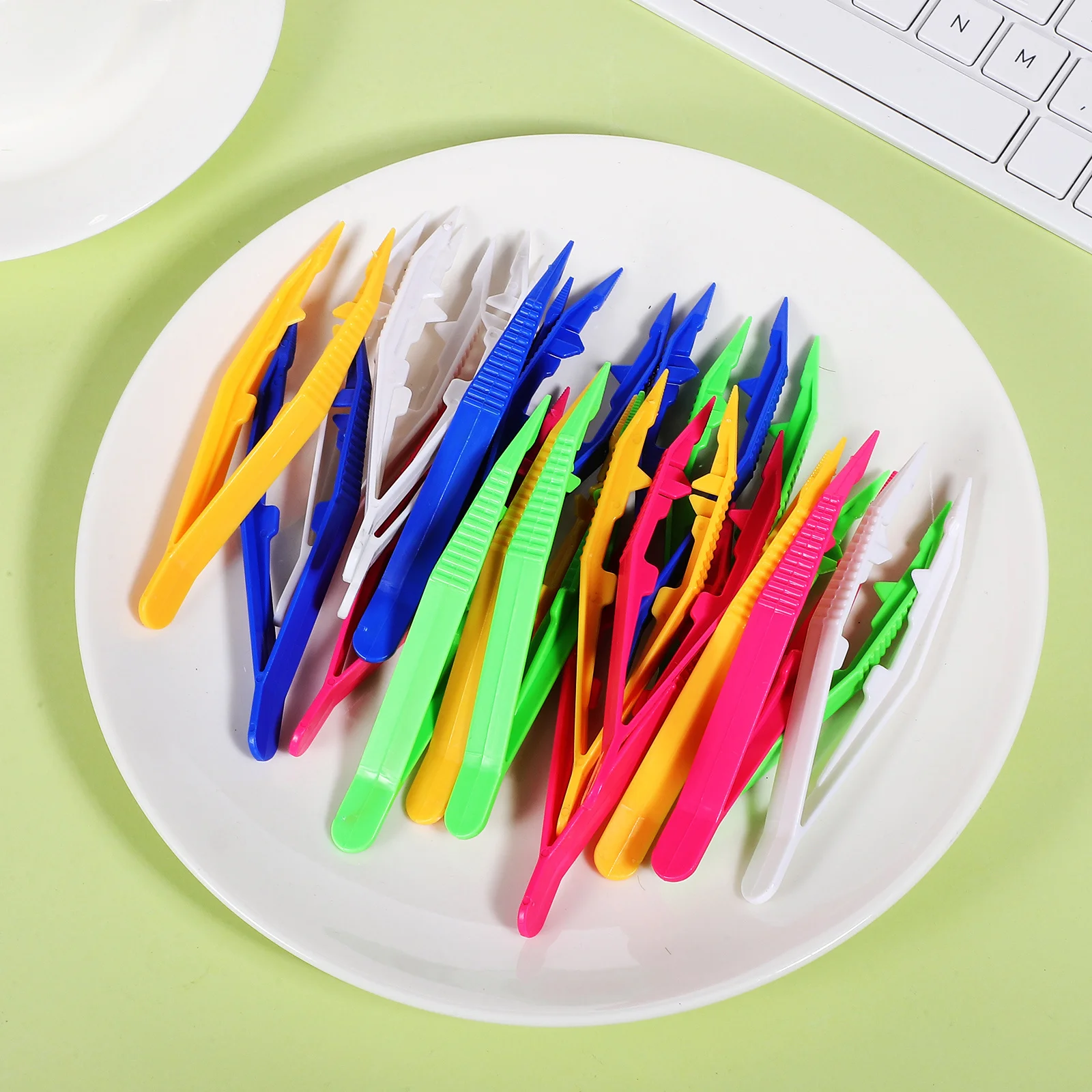 Pincettes de bricolage pour enfants, 20 pièces, perles en plastique, outils pour motricité Fine, artisanat, fabrication de bijoux, activités, ensemble éducatif