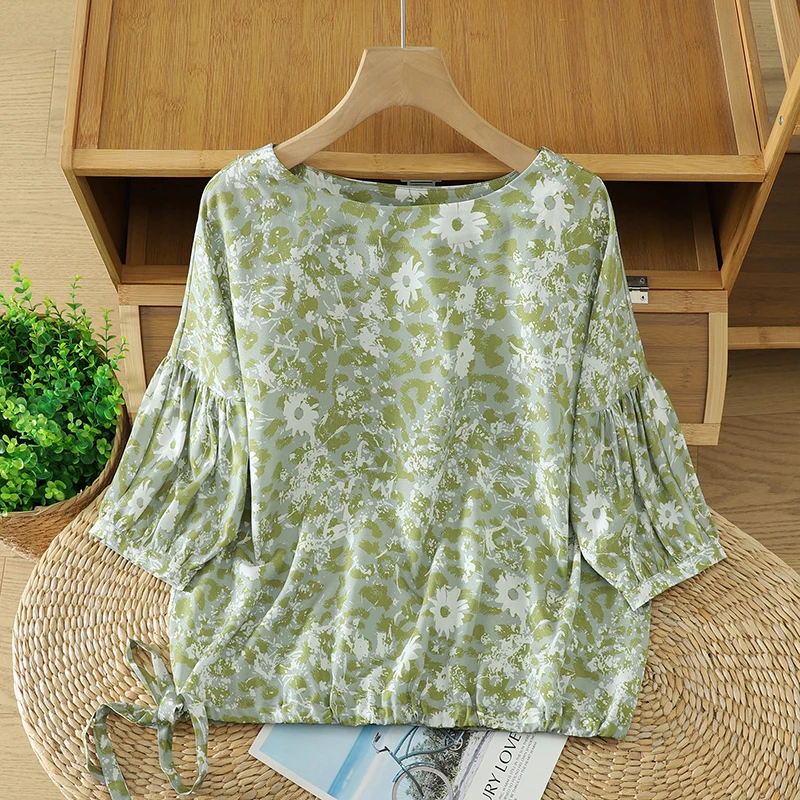 

Silk Imitation Ladies Shirt round Neck Five Sleeve Bubble Sleeve Printed Fashionable Top White Enhancing Soft Satin Loose Fit