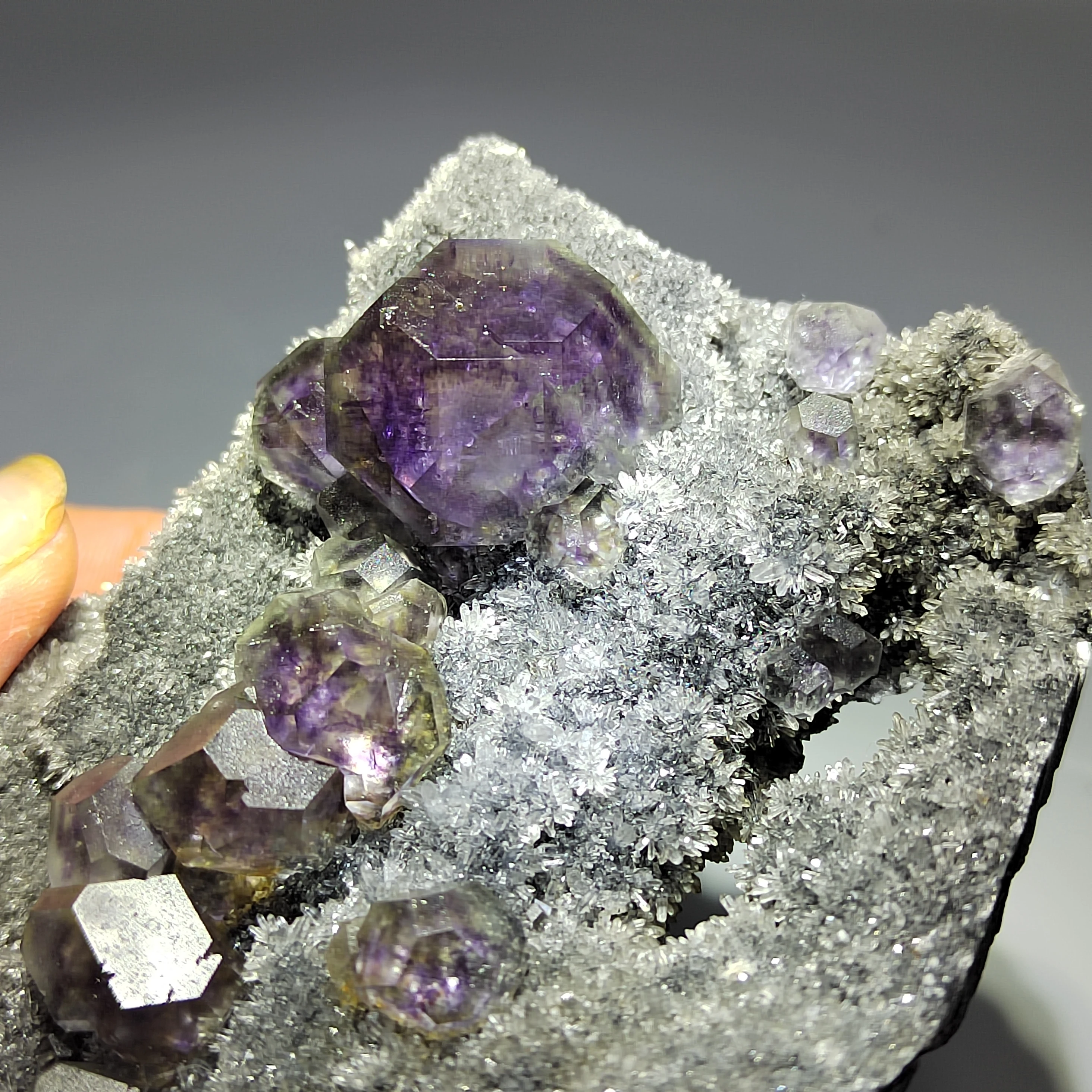 236gNatural rare polyhedral violet Fluorite Crystal mineral specimen, healing aura energy, home decoration