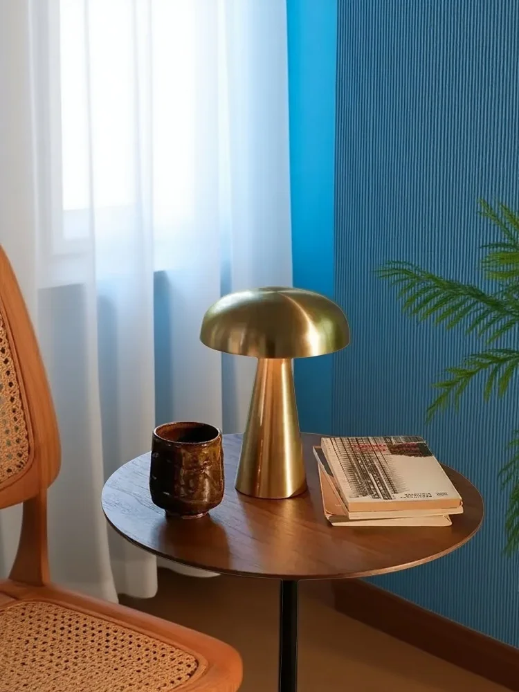 

Retro table lamp Mushroom LED Night Light Rechargeable desk lamp Touch Sensor Reading Lights for bedroom Restaurant Bar Decor