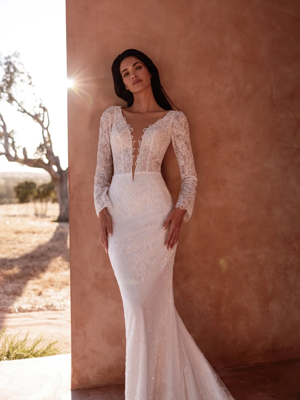 Affascinante abito da sposa in pizzo con perline lucide Abito da sposa sexy a sirena con scollo a V profondo Nuovi abiti lunghi fino al pavimento personalizzati per la sposa