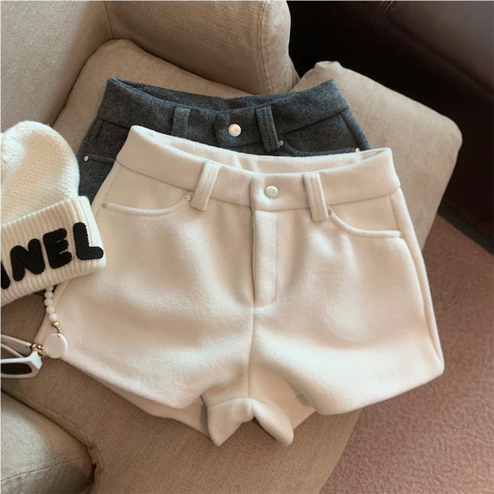 Women's White Mini Booty Shorts Vintage High Waist Woolen Micro Red Shorts 2000s Y2k Gyaru Hot Pants Skinny Shorts Spring Autumn