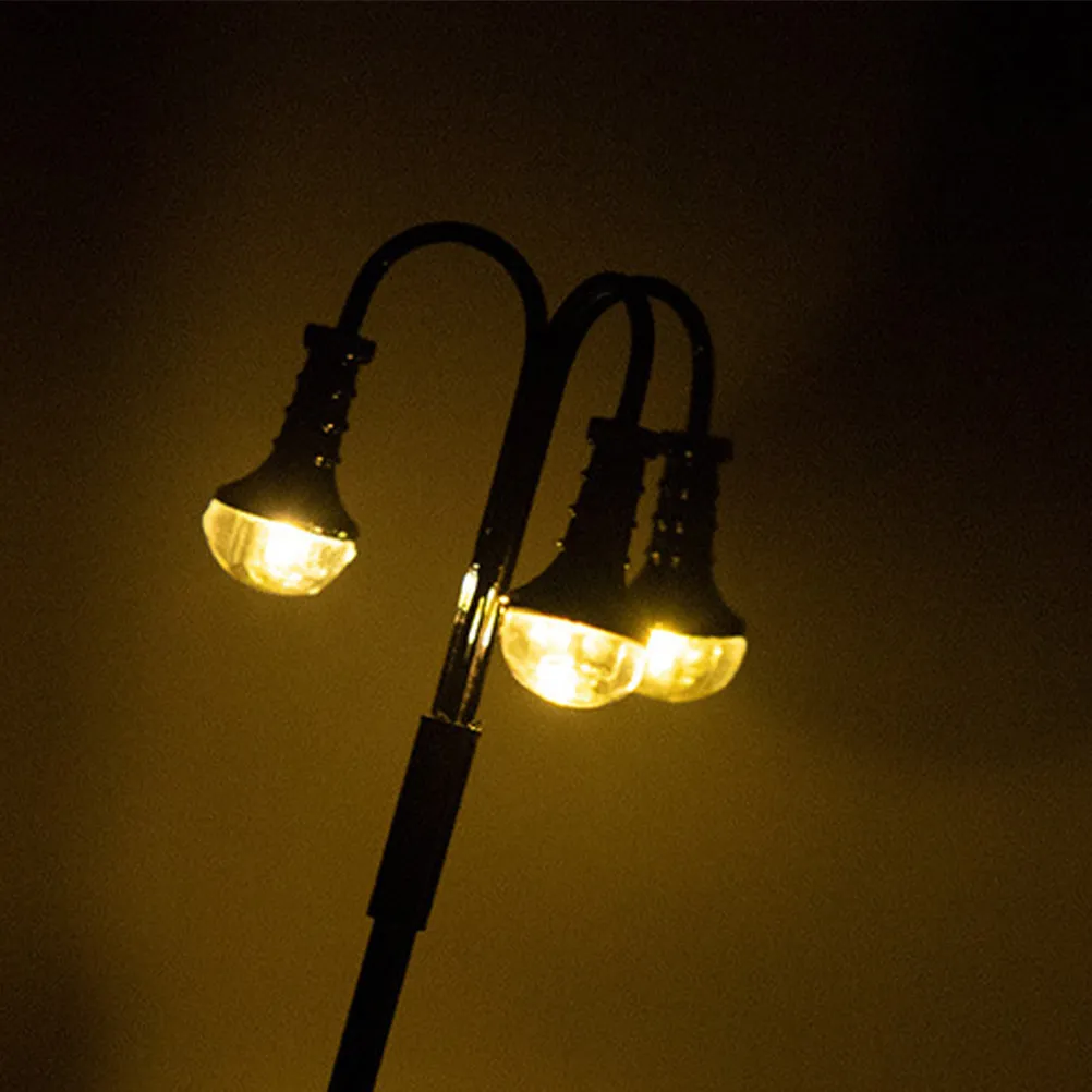 

2Pcs Moss Decoration Miniature Street Lamp for Yard DIY Mini House Garden Ornament Sand Table Landscaping Micro Landscape