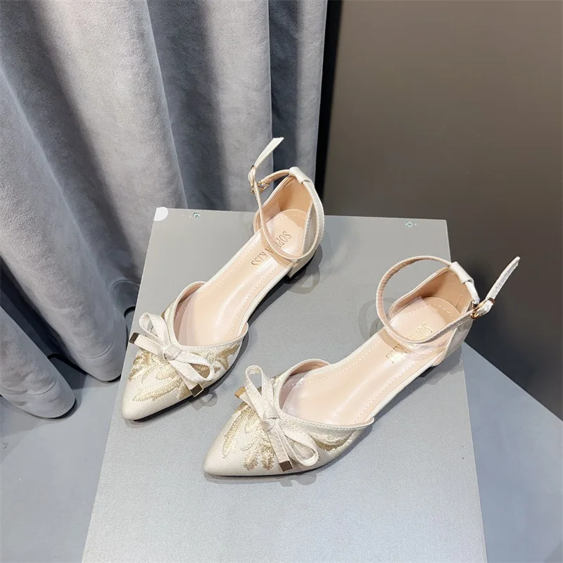 

New Women Shoes Exquisite Embroidery Low Heel Sandals for Woman Elegant French Style Casual Shoes Designer Shoes Sandalias Mujer