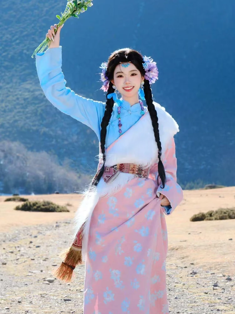 

New Women's Tibetan Ethnic Style Clothing Photography Travel Photography Grassland Tibetan Style Photography in Lijiang Yunnan