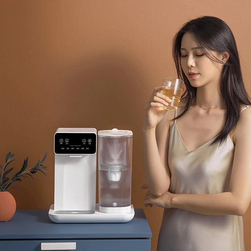 Desktop doméstico imediato dispensador de água quente negócio viajar portátil chaleira elétrica d1 mini escritório quente instantâneo 220v