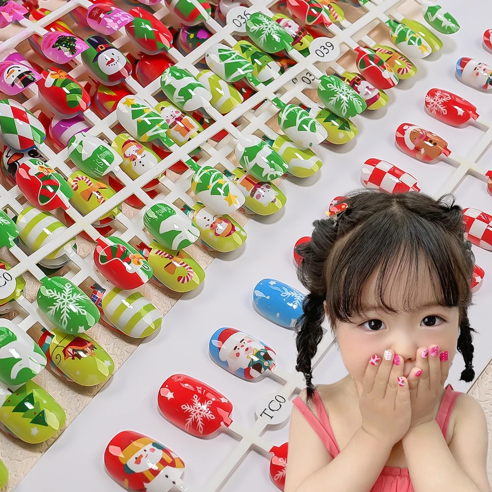 

24Pcs Cute Girl Christmas Kids False Nail 6-14Years Children Wearable Nails Tips Snowman Santa Claus Snowflake Xmas Press OnNail