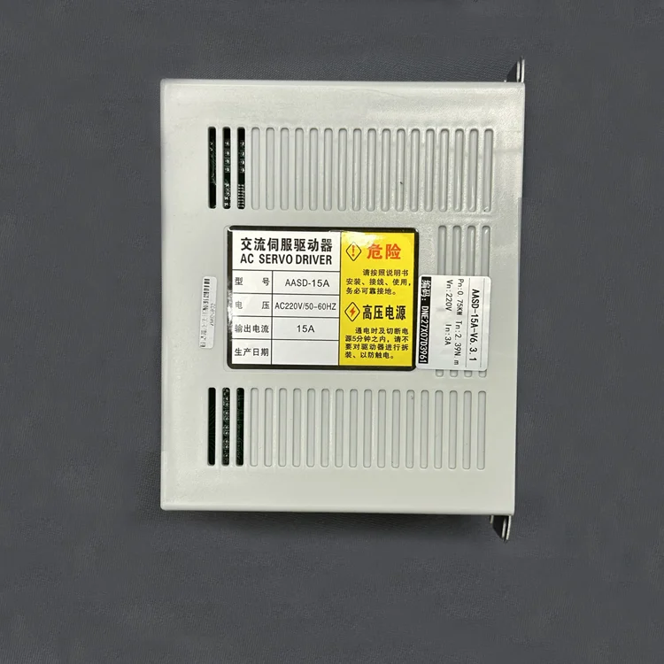 80ST-M02430 محرك سيرفو يعمل بالتيار المتردد عدة + AASD-15A سائق 2.39N 750 واط 3000 دورة في الدقيقة 220 فولت مرحلة واحدة محرك التيار المتردد المغناطيس الدائم المتطابقة سائق