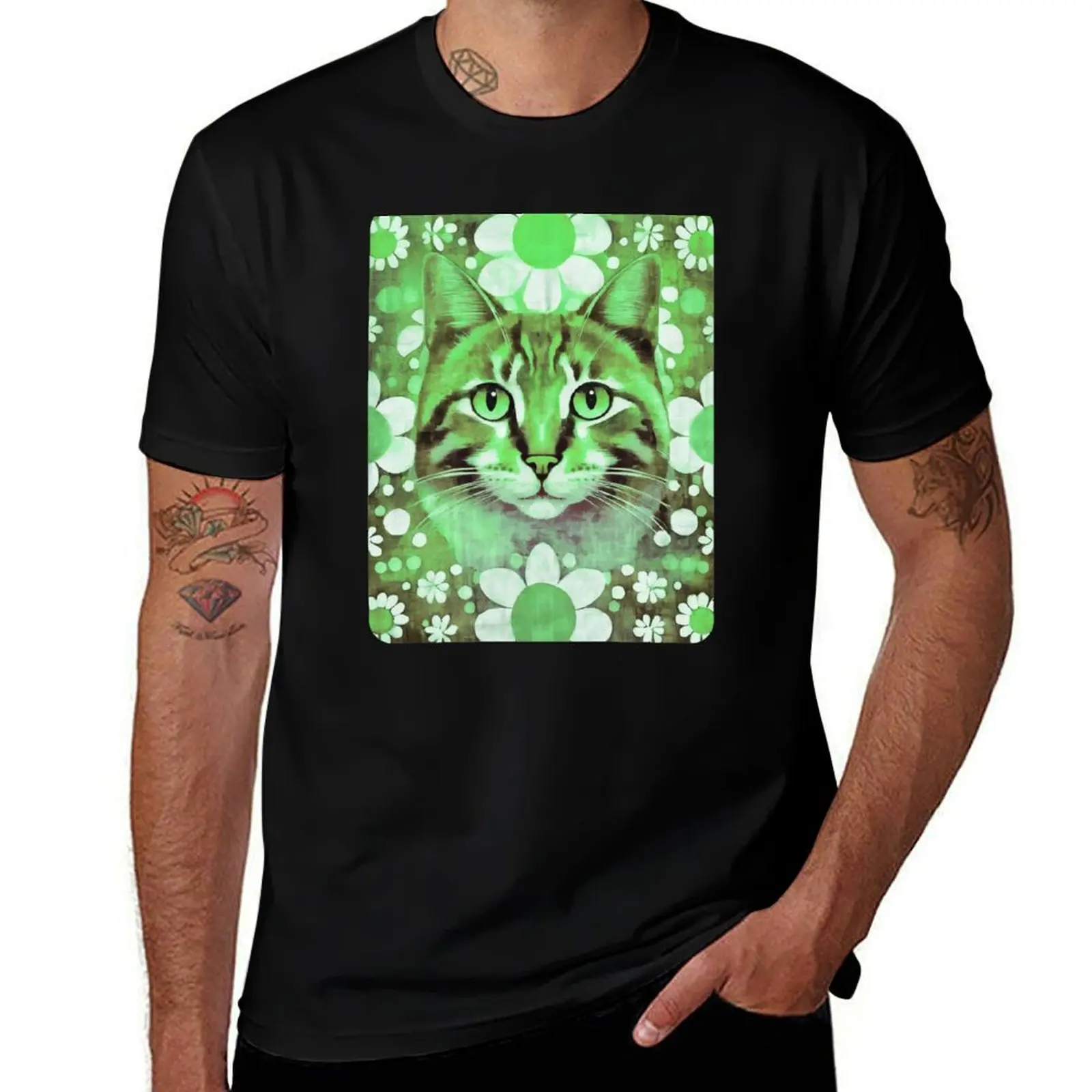 Garden Cat with Daisies - GREEN Theme T-Shirt Halloween Casual T-Shirt