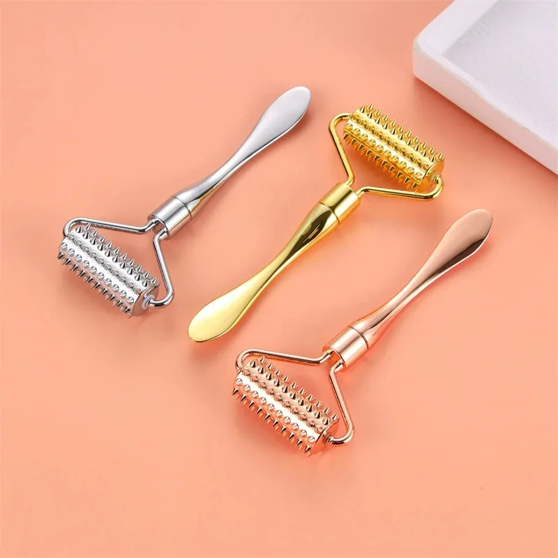 Gesichtsroller-Massagegerät aus Zinklegierung – doppelseitiges Hautpflegewerkzeug mit Nadel und glatten Rollen für Gesicht und Hals